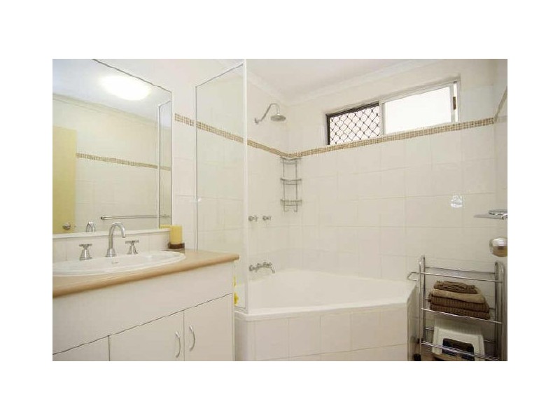 4 Comet Street, Bayview Heights QLD 4868