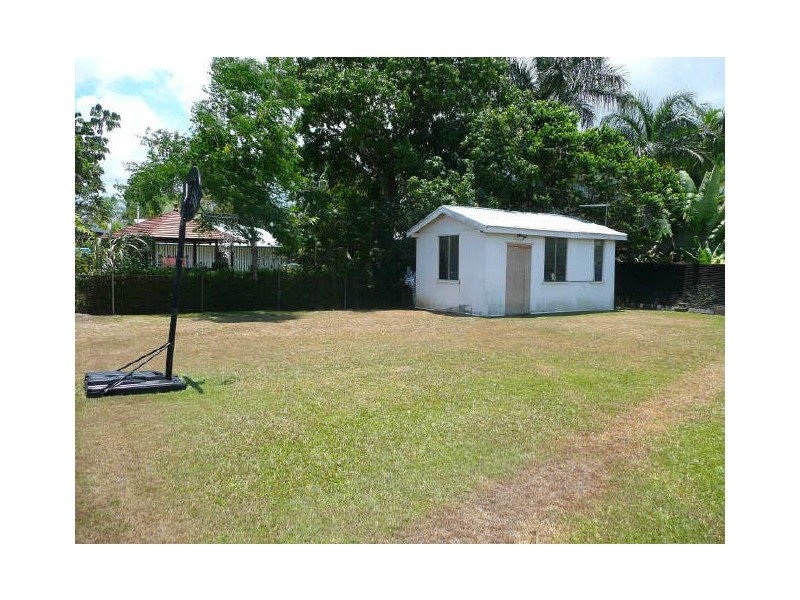 3 Perkins Street, Manoora QLD 4870