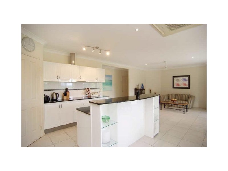 2 Barossa Close, Park Ridge QLD 4125