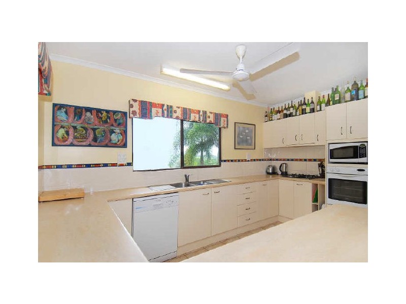 11 Bayview Street, Bayview Heights QLD 4868