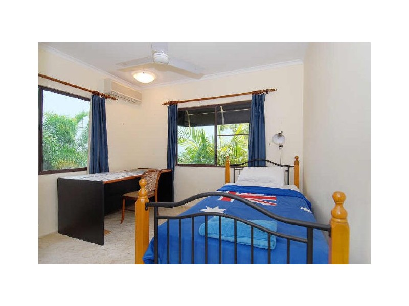 11 Bayview Street, Bayview Heights QLD 4868