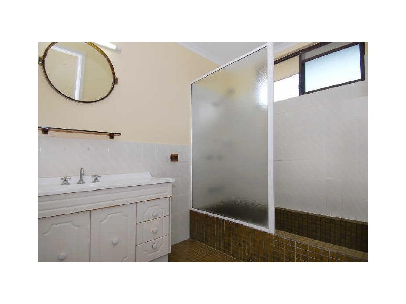 11 Bayview Street, Bayview Heights QLD 4868