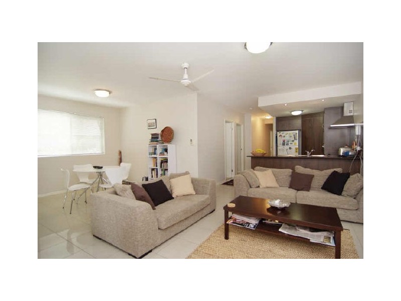 12/351 Lake Street, Cairns North QLD 4870