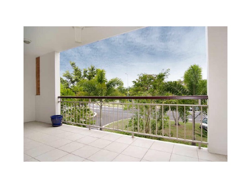 12/351 Lake Street, Cairns North QLD 4870