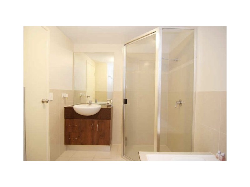 12/351 Lake Street, Cairns North QLD 4870