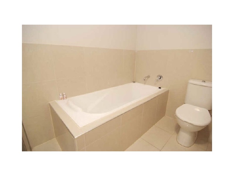 12/351 Lake Street, Cairns North QLD 4870