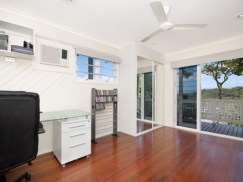 7 Aldinga Close, Whitfield QLD 4870