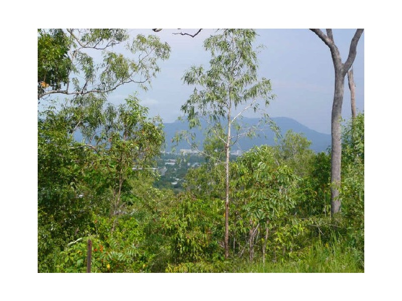 2C Trundle Terrace, Whitfield QLD 4870