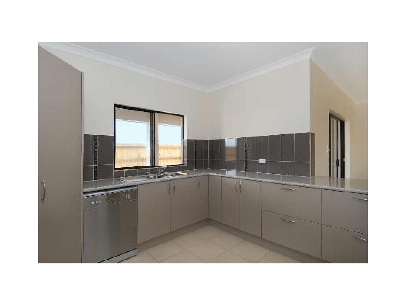 5 Liontown Way, Trinity Park QLD 4879