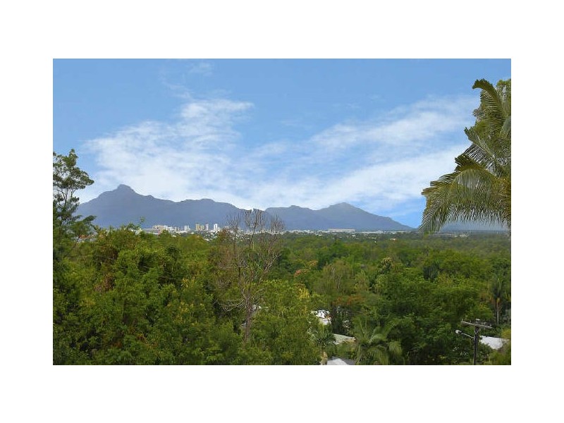 553 McCormack Street, Edge Hill QLD 4870