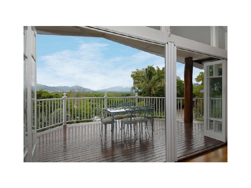 553 McCormack Street, Edge Hill QLD 4870