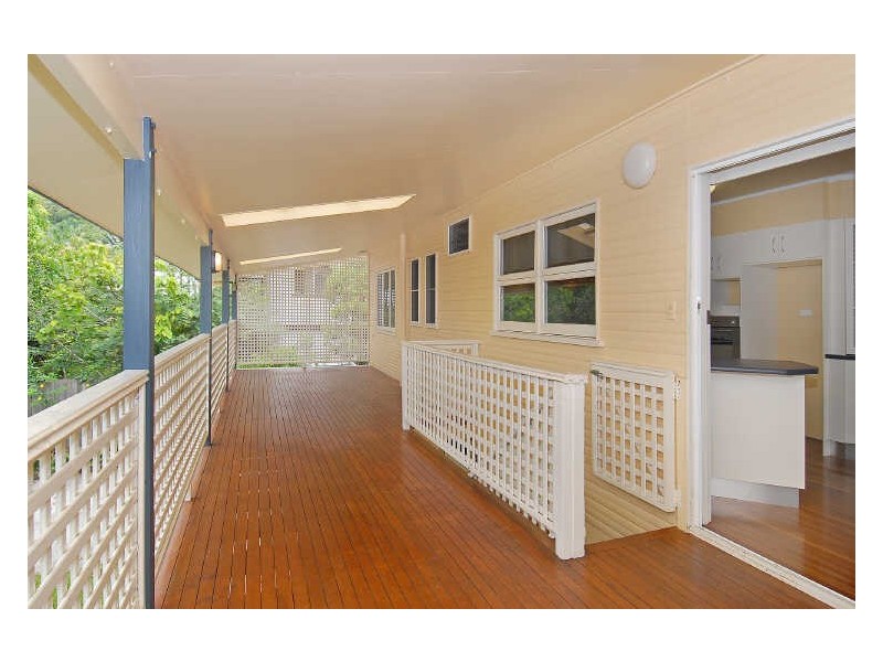 35 Kevin Street, Whitfield QLD 4870