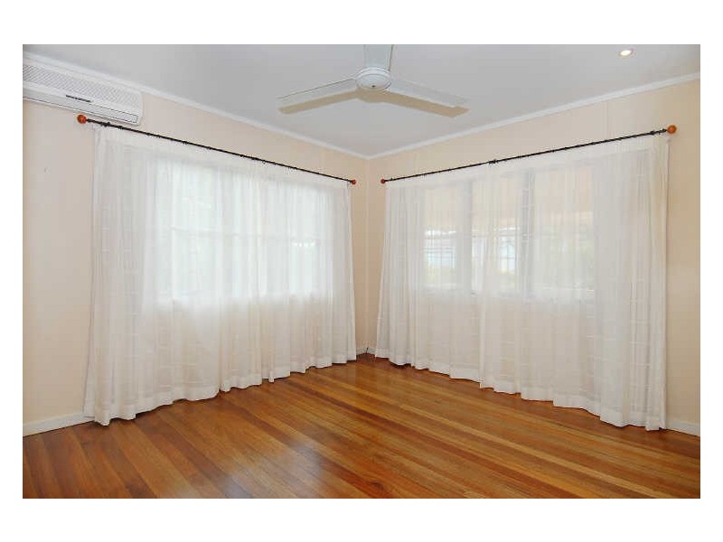 35 Kevin Street, Whitfield QLD 4870