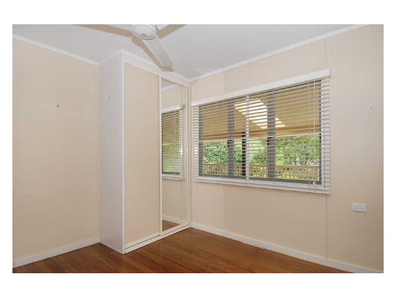 35 Kevin Street, Whitfield QLD 4870