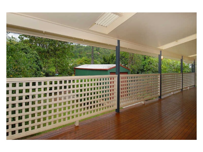 35 Kevin Street, Whitfield QLD 4870