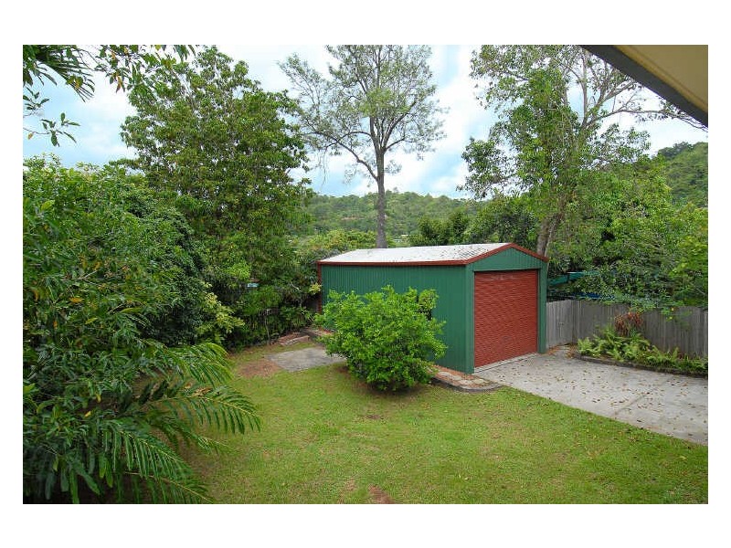 35 Kevin Street, Whitfield QLD 4870