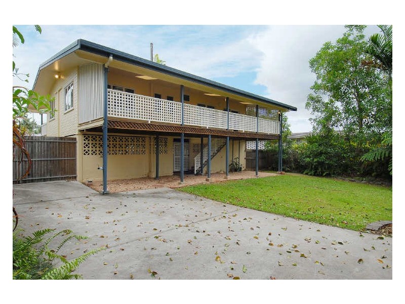 35 Kevin Street, Whitfield QLD 4870