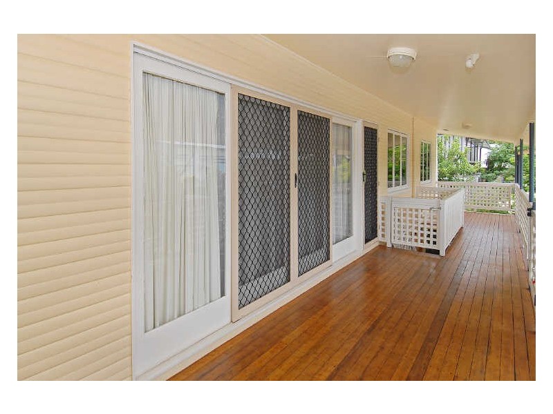 35 Kevin Street, Whitfield QLD 4870