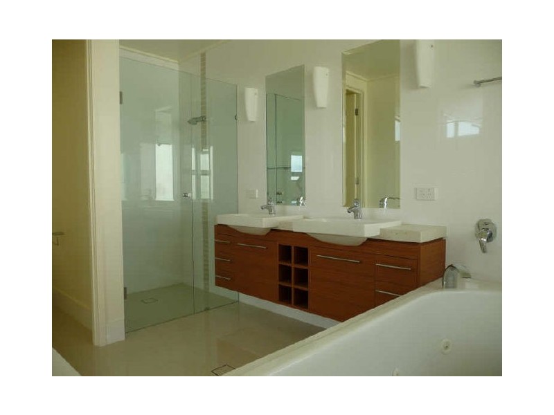 4 Rossman Road, Smithfield QLD 4878