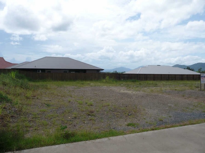 14 Rossman Road, Smithfield QLD 4878