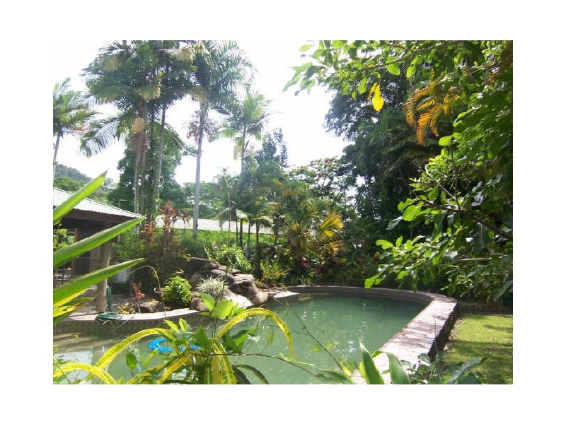 8/23 Heavey Crescent, Whitfield QLD 4870