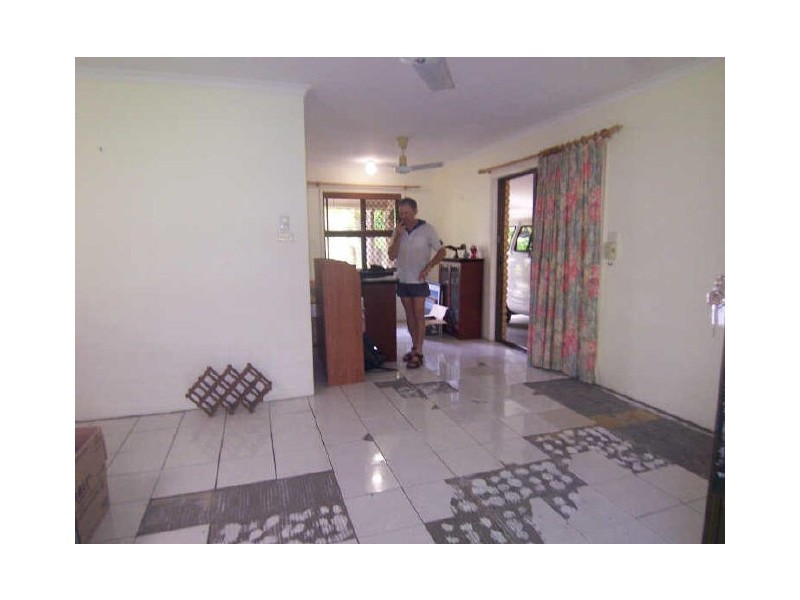 8/23 Heavey Crescent, Whitfield QLD 4870