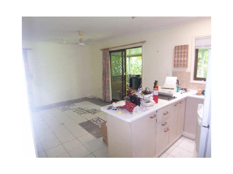 8/23 Heavey Crescent, Whitfield QLD 4870