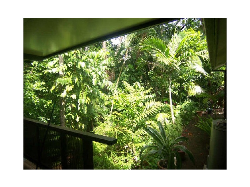 8/23 Heavey Crescent, Whitfield QLD 4870