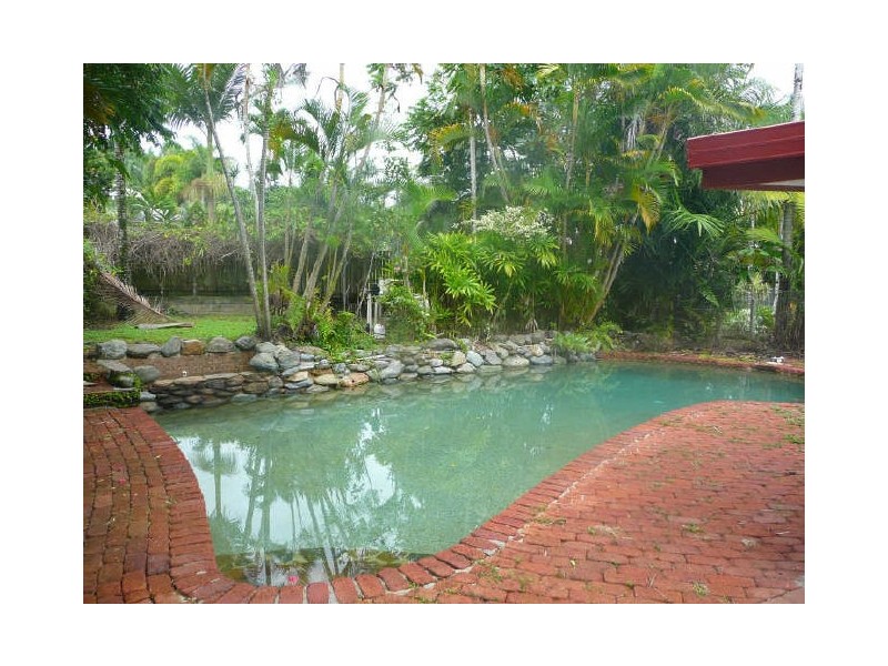 32 Kevin Street, Whitfield QLD 4870