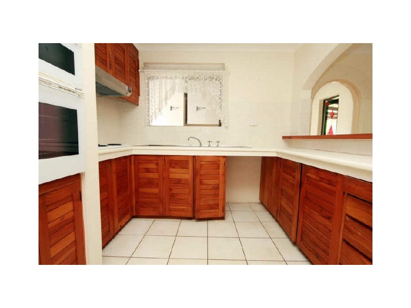 32 Kevin Street, Whitfield QLD 4870