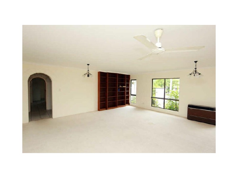 32 Kevin Street, Whitfield QLD 4870