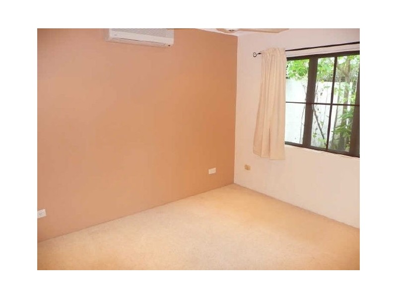 32 Kevin Street, Whitfield QLD 4870