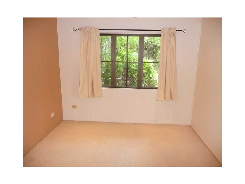 32 Kevin Street, Whitfield QLD 4870