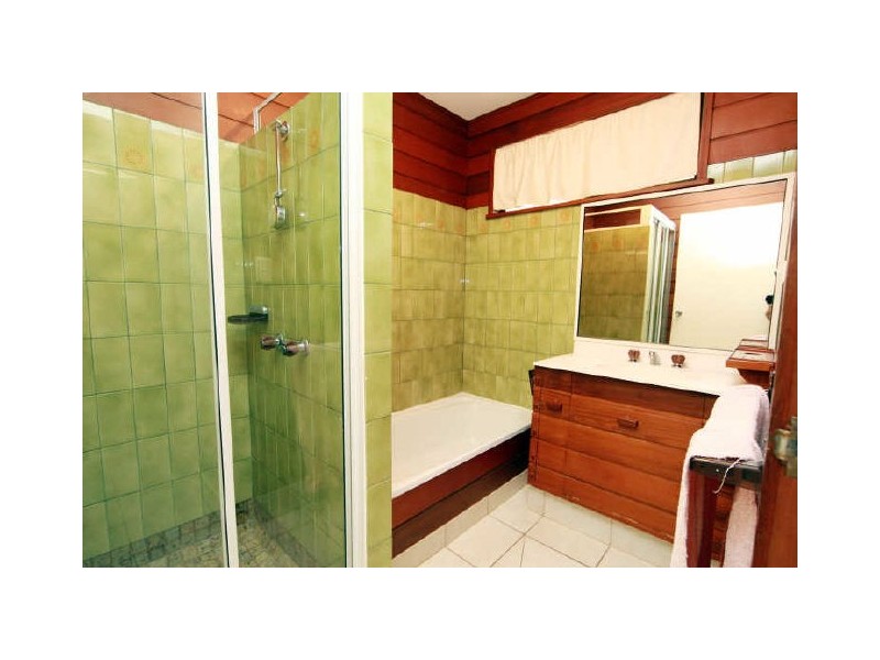 32 Kevin Street, Whitfield QLD 4870