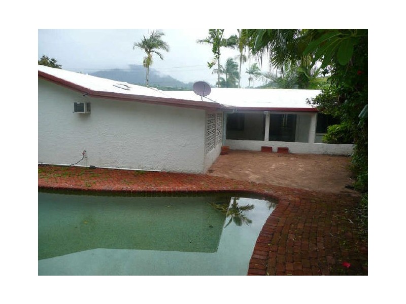 32 Kevin Street, Whitfield QLD 4870