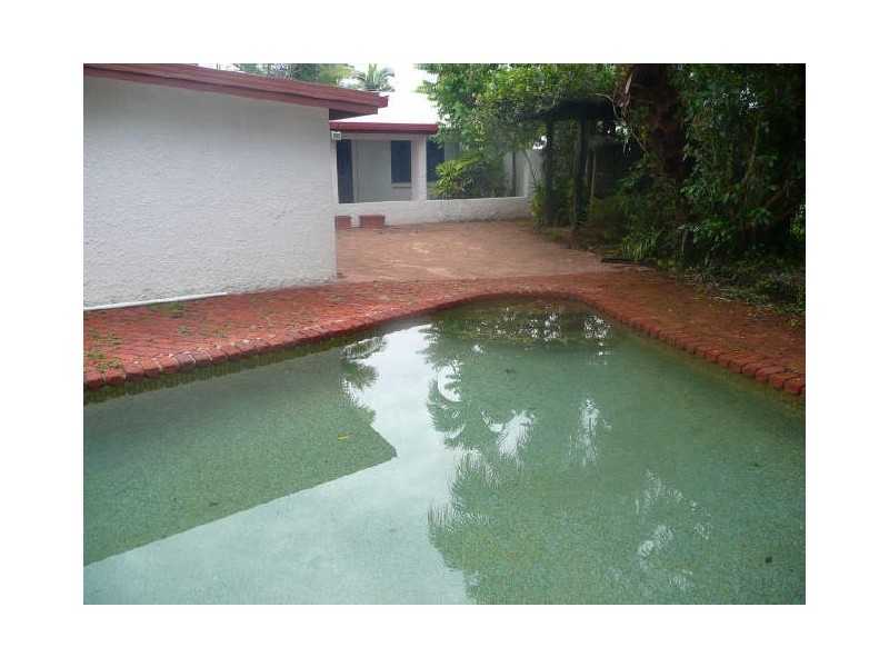 32 Kevin Street, Whitfield QLD 4870