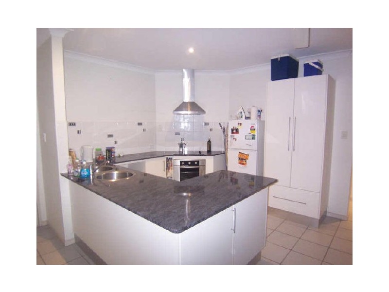 4/72-76 Digger Street, Cairns North QLD 4870