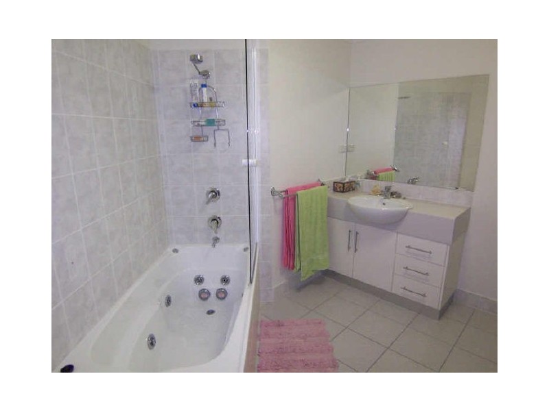 4/72-76 Digger Street, Cairns North QLD 4870