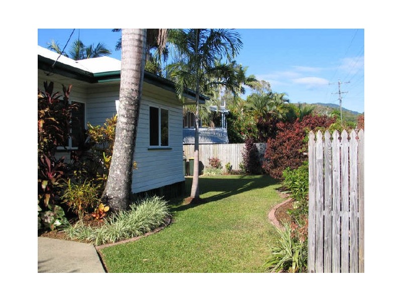 229 Woodward Street, Whitfield QLD 4870