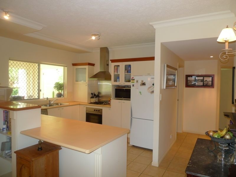 “The Lakes” 302/2 Greenslopes Street, Cairns North QLD 4870