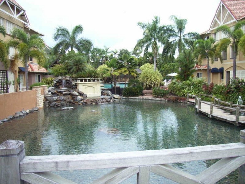 “The Lakes” 302/2 Greenslopes Street, Cairns North QLD 4870