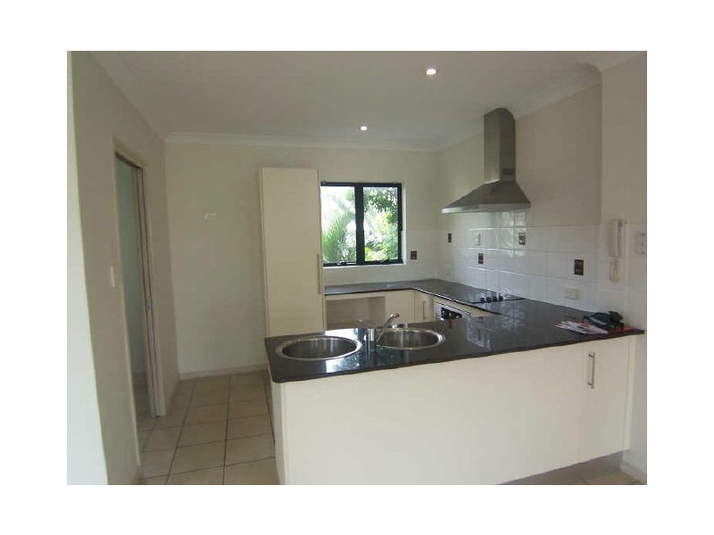 7/72-76 Digger Street, Cairns North QLD 4870