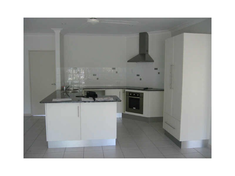7/72-76 Digger Street, Cairns North QLD 4870