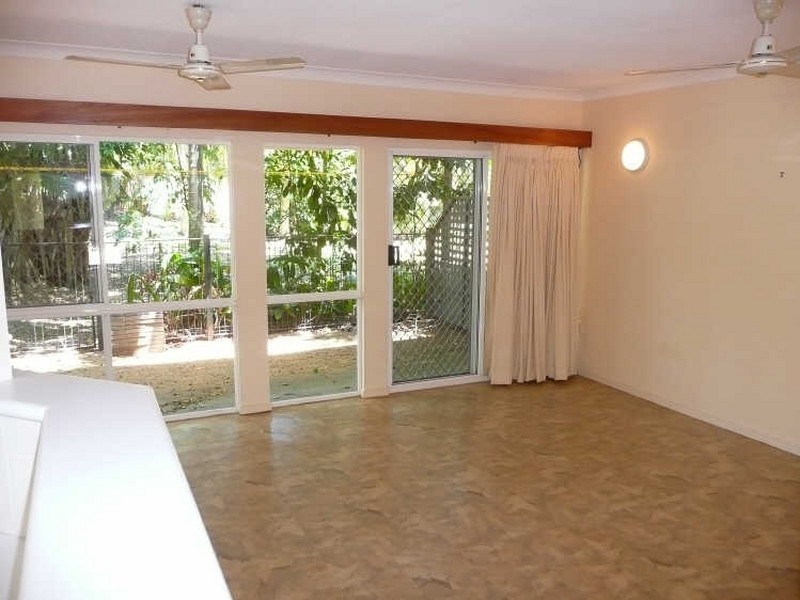 10/14 Charles Street, Cairns North QLD 4870
