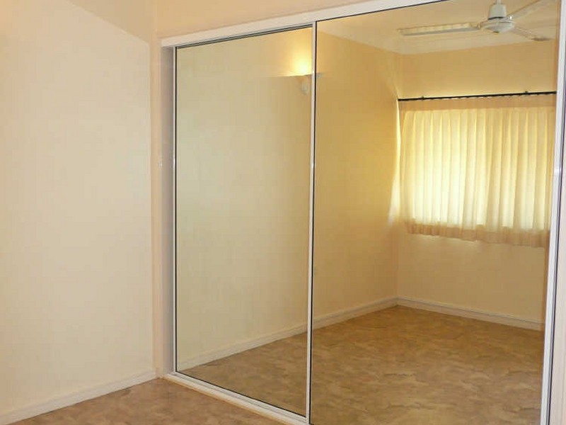 10/14 Charles Street, Cairns North QLD 4870