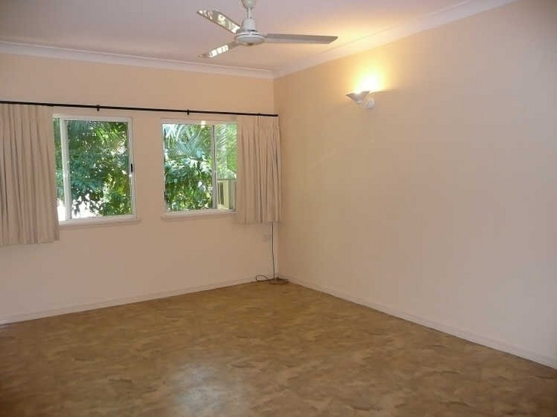 10/14 Charles Street, Cairns North QLD 4870