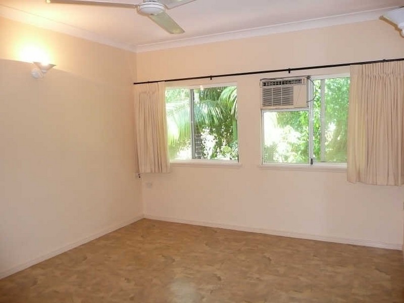 10/14 Charles Street, Cairns North QLD 4870