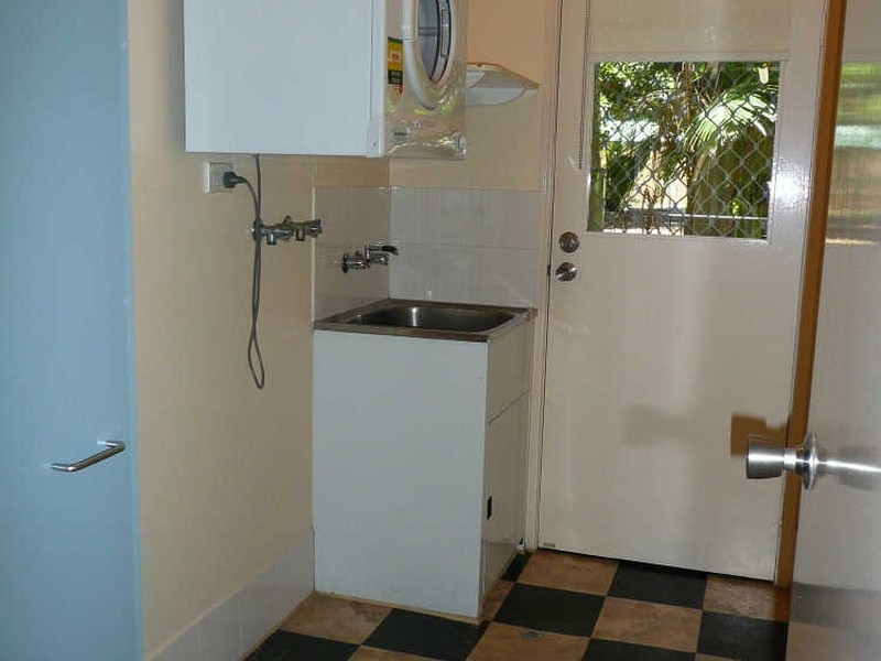 10/14 Charles Street, Cairns North QLD 4870