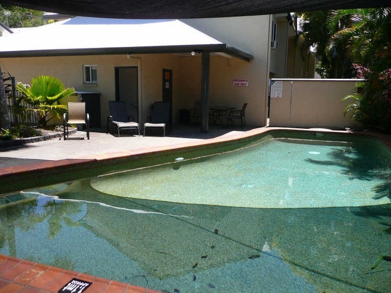 10/14 Charles Street, Cairns North QLD 4870