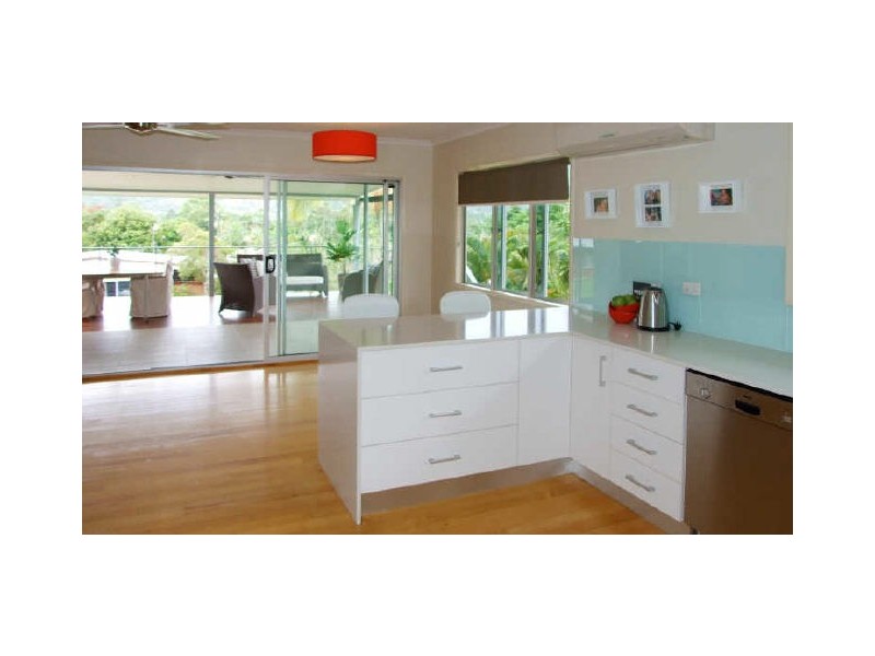 27 Duignan Street, Whitfield QLD 4870